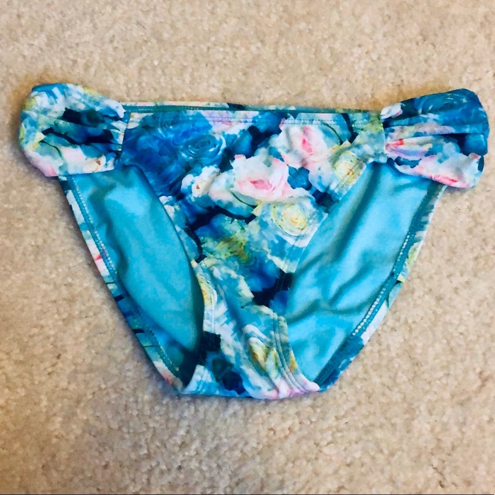 NWOT Xhilaration Floral Swimsuit Bottoms